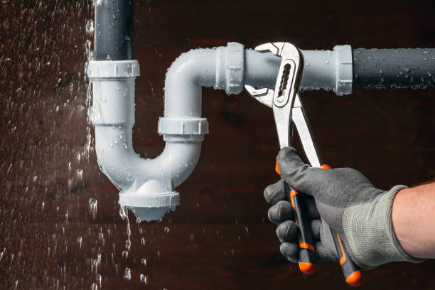 Professional Drain Cleaning technician working in Armstrong, IA